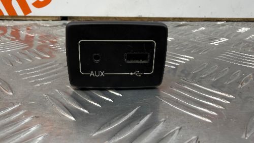 PEUGEOT BOXER 335 2.0 USB AUX PORT 2015-2019