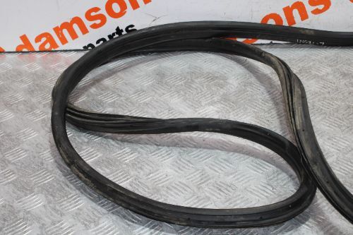 Volkswagen Crafter MK1 Front driver side rubber/weather proof seal