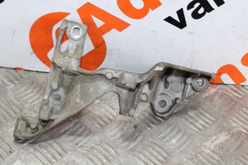Vauxhall Vivaro 1.6 Mk2 EGR Cooler bracket Genuine